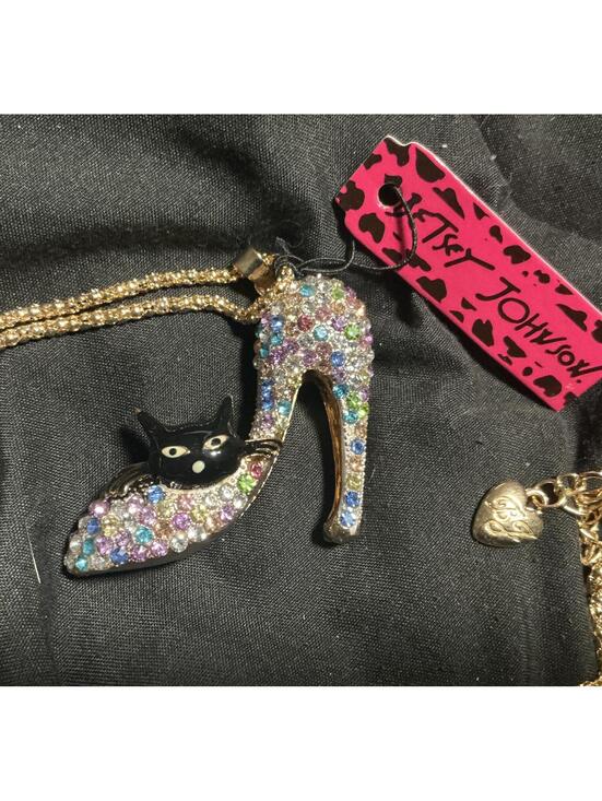 Betsey Johnson Jewelry - Peek A Boo Shoe Necklace
